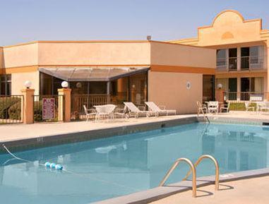 Days Inn By Wyndham Clanton Al Экстерьер фото